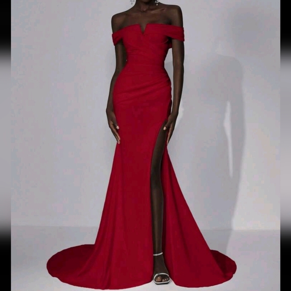 Dresses & Skirts - Elegant Glamorous Romantic White V-Neck Off Shoulder Elasticated Ruched Design
